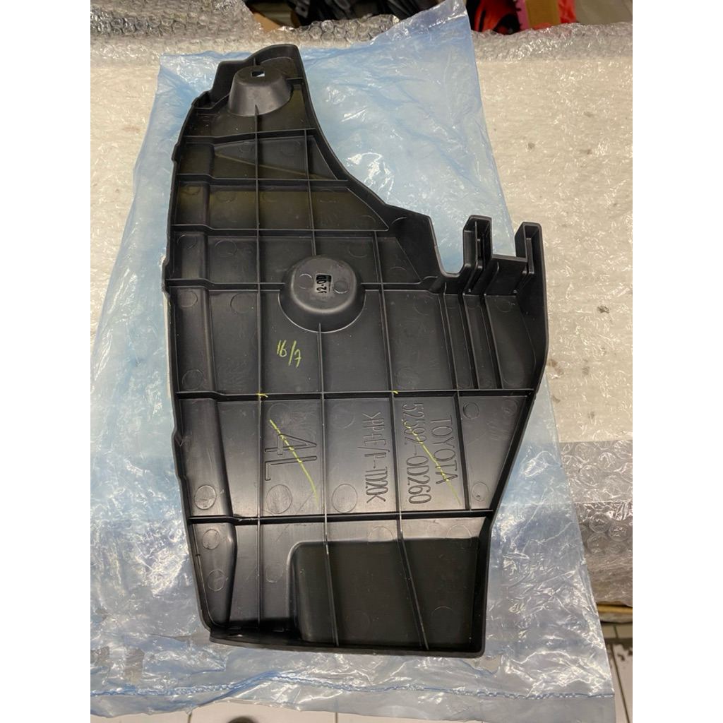 Liner fender belakang yaris lele tahun 2014-2016 original