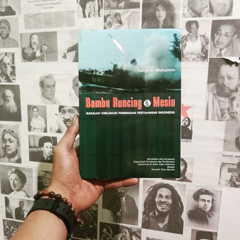 Tiga Kota Satu Pengabdian: Jejak Perjalanan Yahya A. Muhaimin Bisnis dan Politik: Kebijaksanaan Ekon