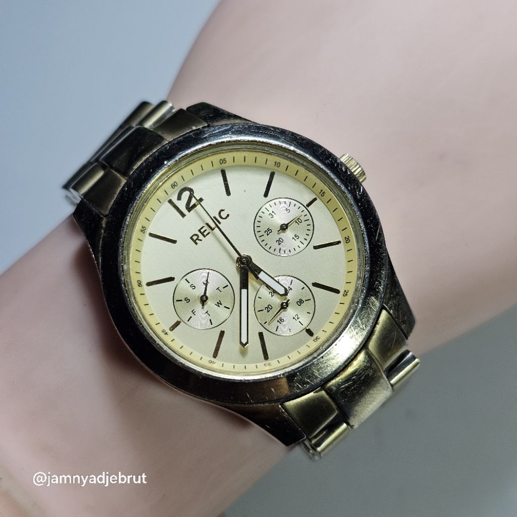Jam Relic ZR15599 Triple Subdial Gold Bekas