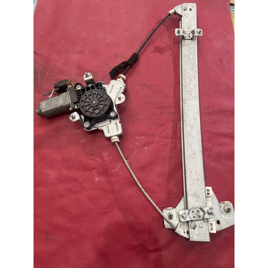 satu set dinamo power window hyundai getz kanan depan