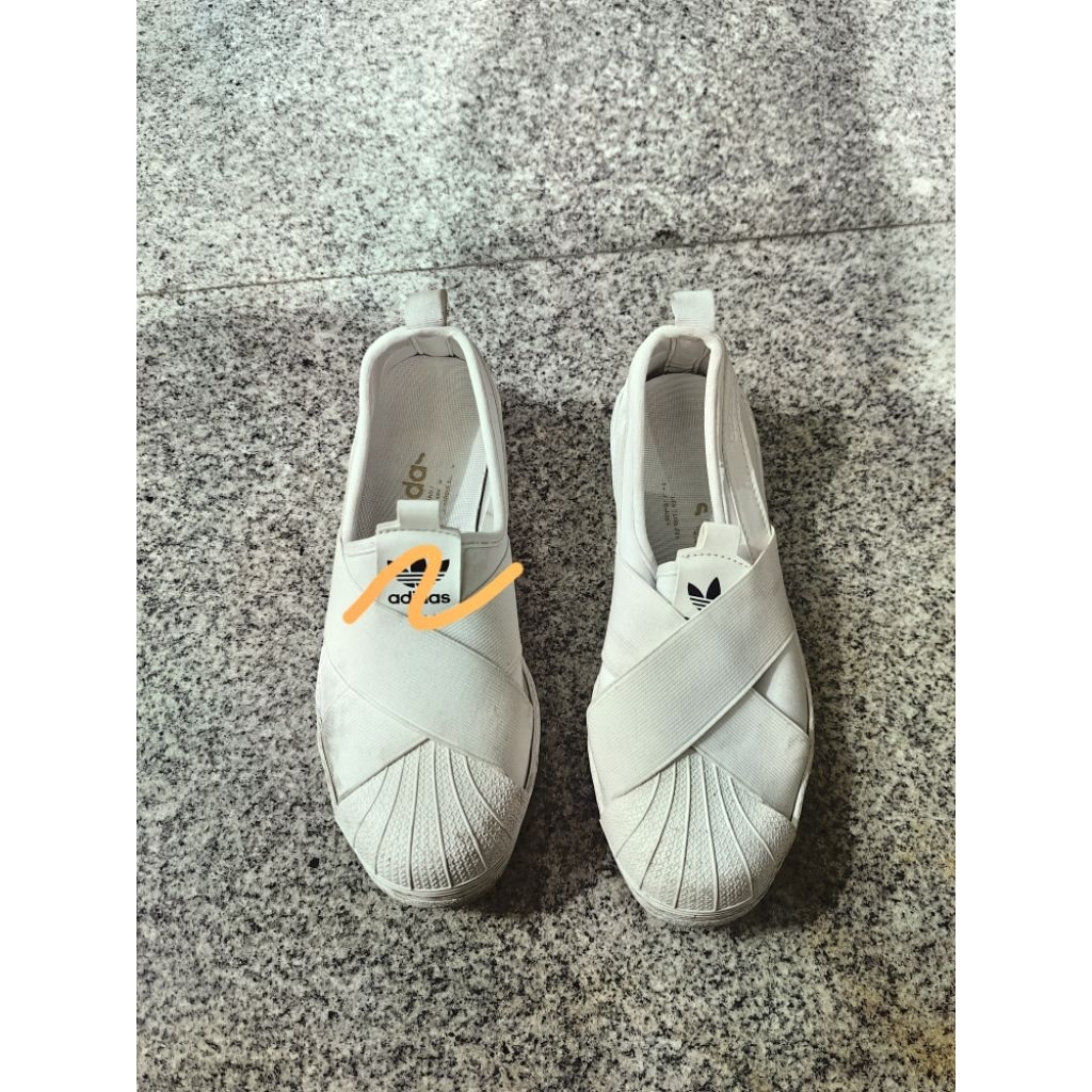 [PRELOVED] sepatu kets wanita / sepatu kets Pria / sepatu olahraga / sepatu sports / sepatu training