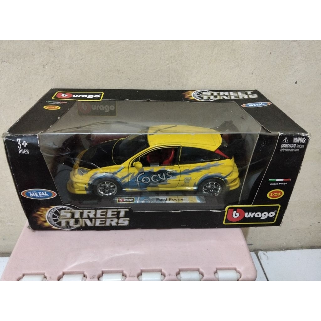 Diecast 1:24 Burago Ford Focus