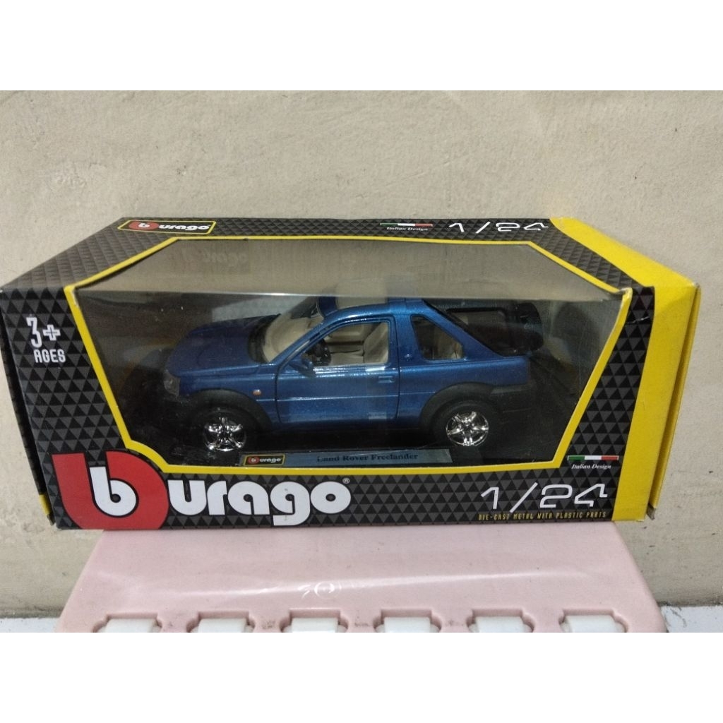 Diecast 1:24 Burago Land Rover Freelander