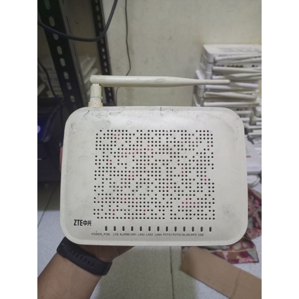 ROUTER ZTE ZXA10 F660