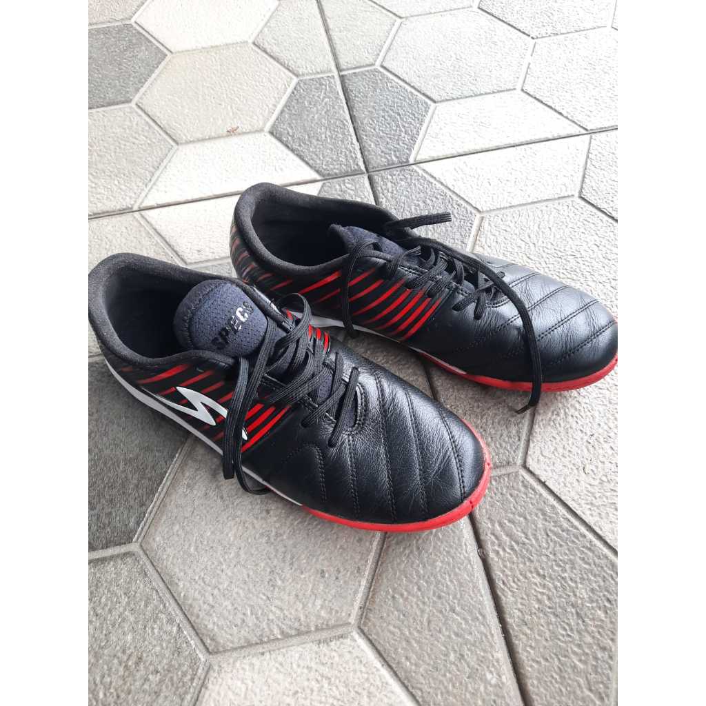 Sepatu Futsal Specs Barricada Lea 19 IN Black Red Original size 41