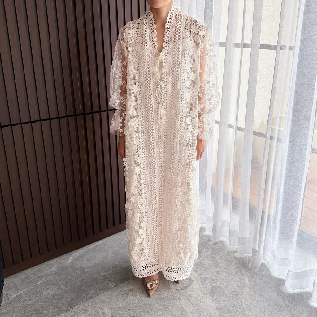 HANYA PENYEWAAN Fleury Outer in White by Kina Atelier (Inner Hijab Available)