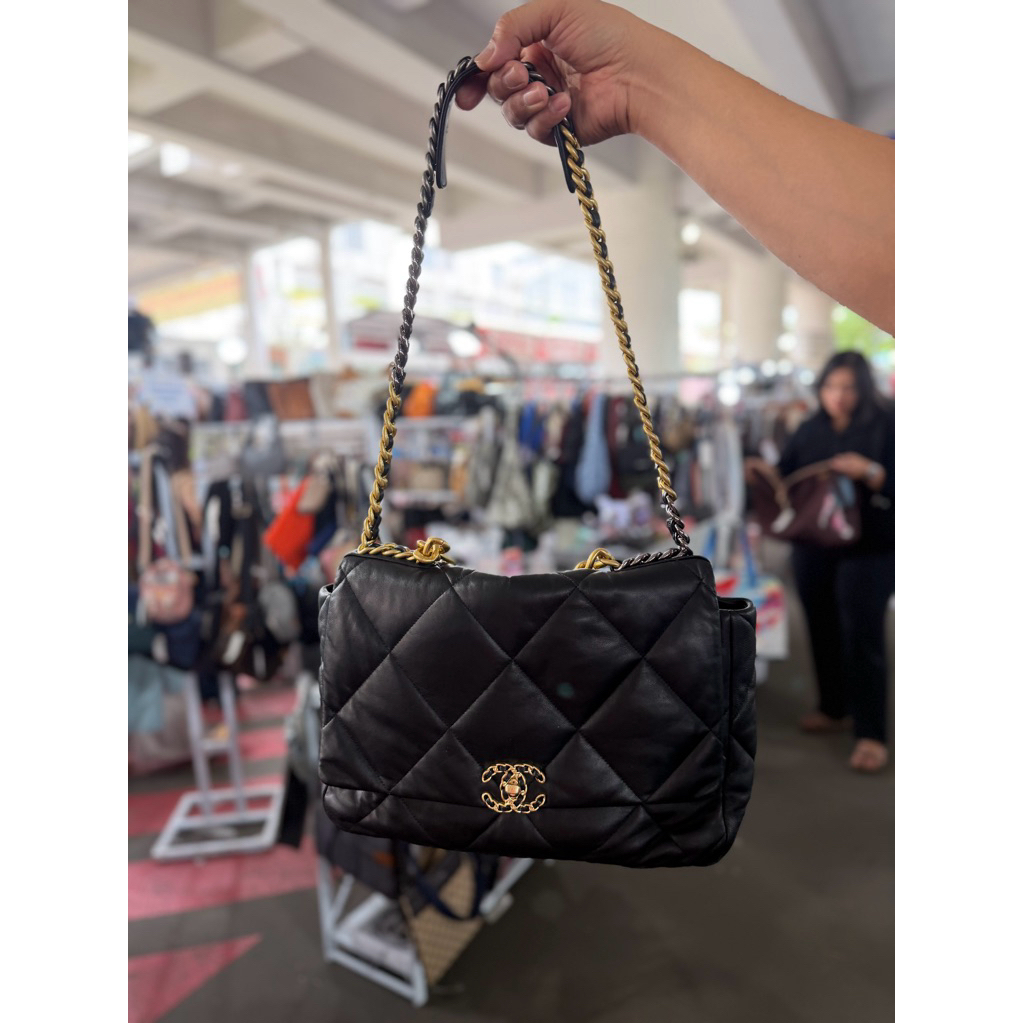 Chanel 19 Size Jumbo