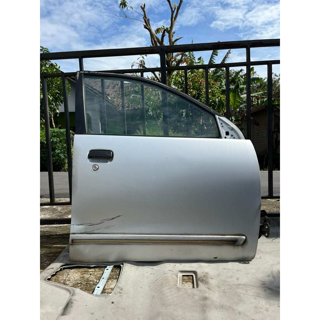 Pintu Avanza Old Kanan Depan