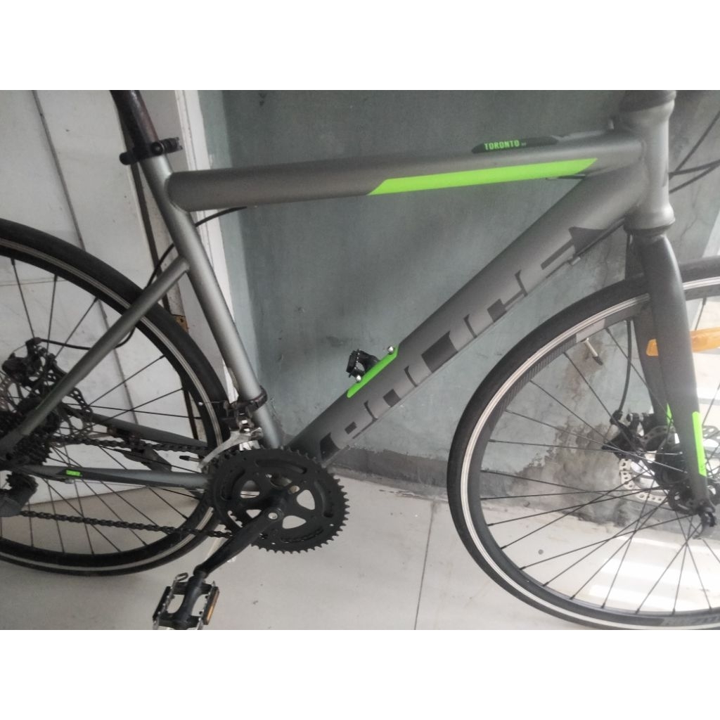 sepeda roadbike police Toronto grey