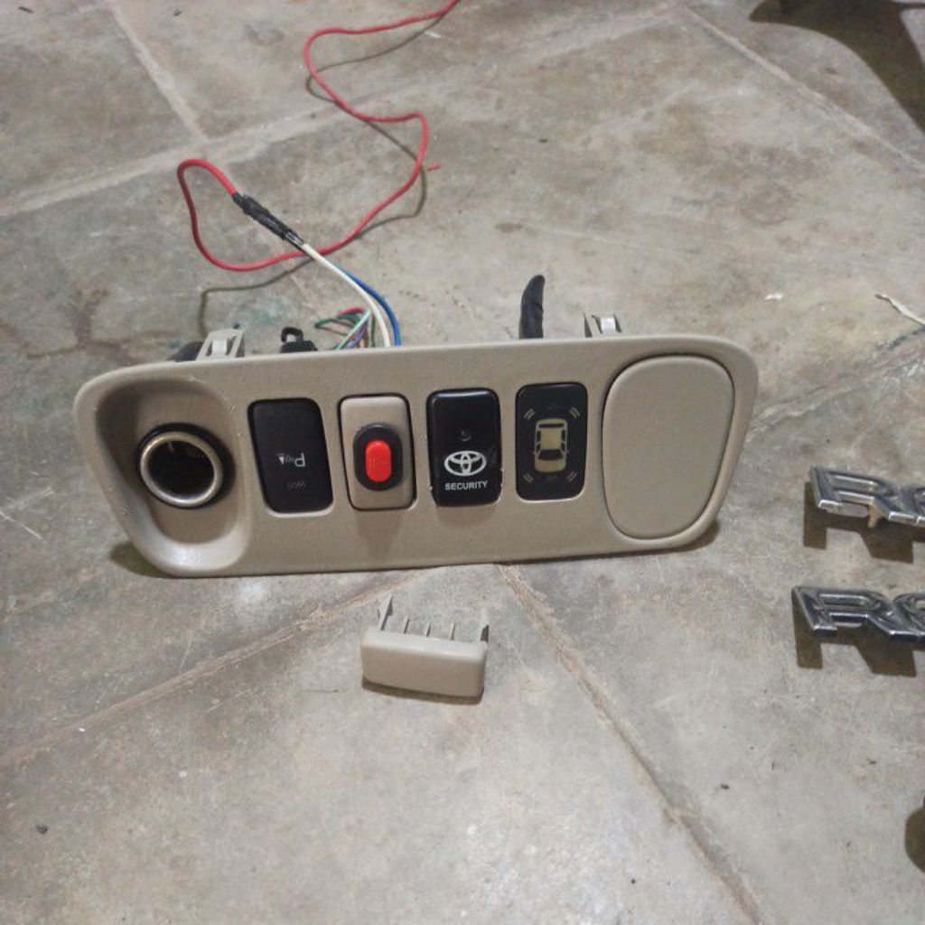 tempat soket colokan innova lama lighter rokok