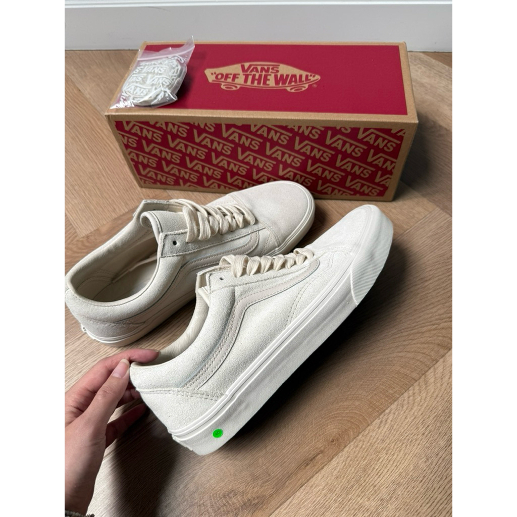 Preloved Vans Old Skool / Sepatu Vans Old Skool (EUR 42.5) (27.5cm)