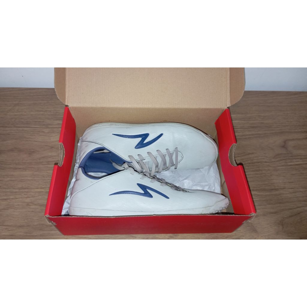 Sepatu Futsal Second (SPECS) Original