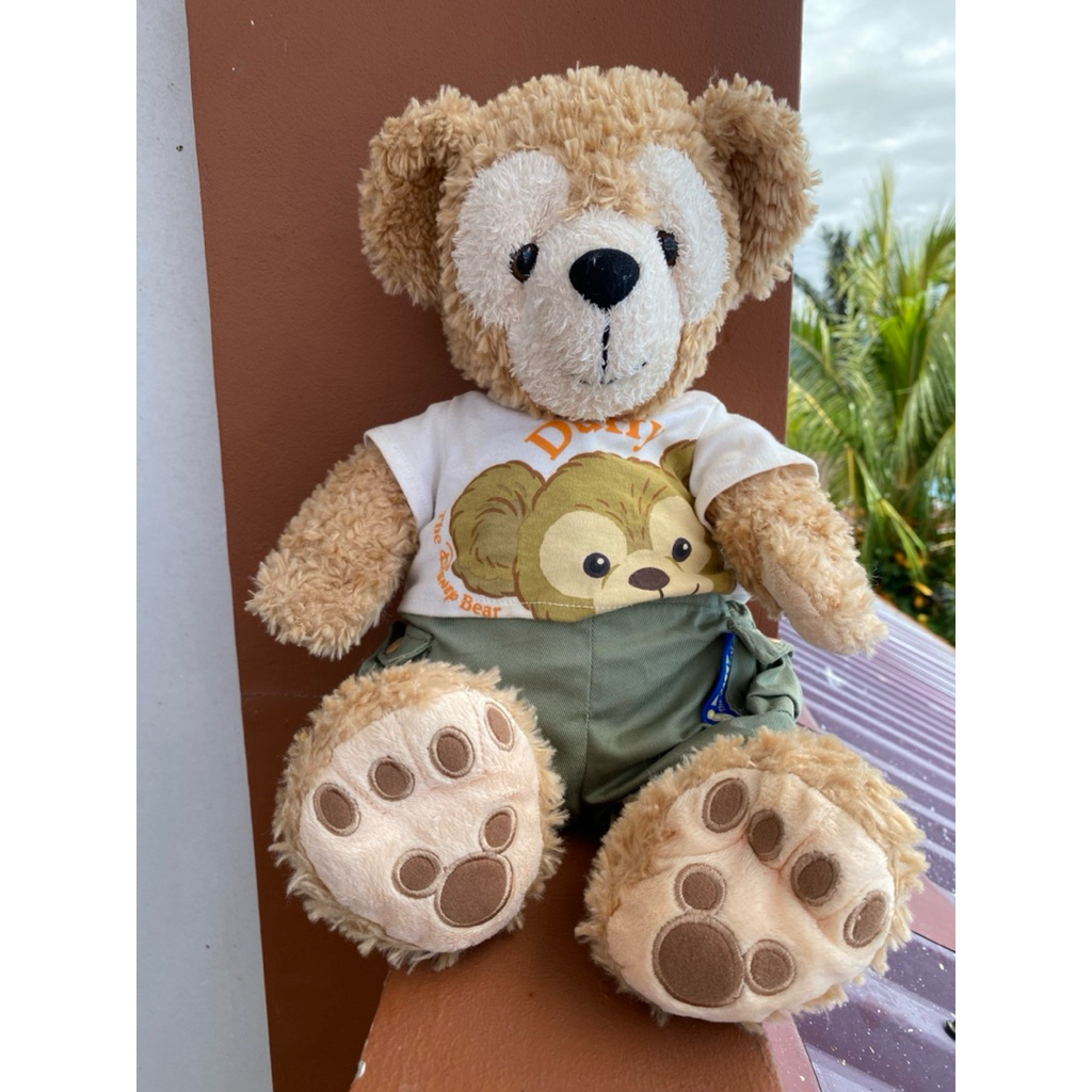 Duffy Berkostum Baju Celana