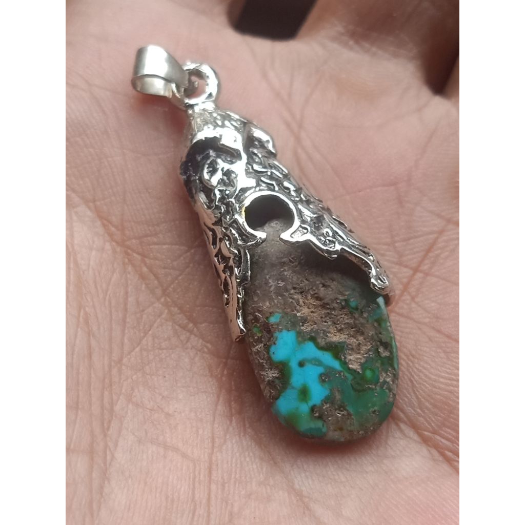 liontin batu natural pirus Persia