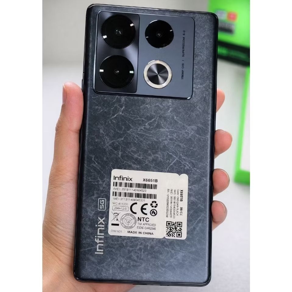 INFINIX NOTE 40 PRO Plus 5G ram 12+12/256 Dimensity 7050 5G Obsidian Black, Layar lekung Spek Gaming