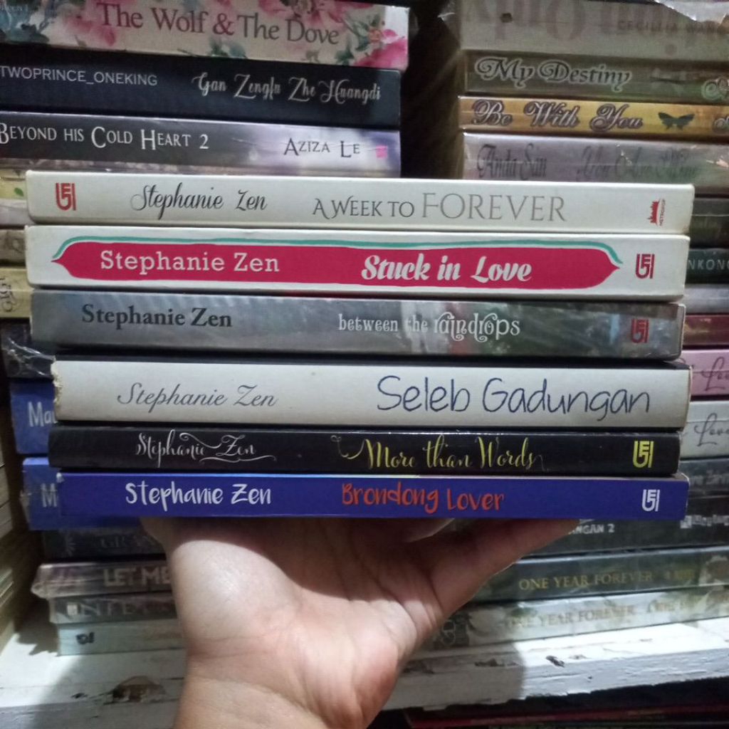 novel Teenlit Metropop Stephanie Zen Brondong Lover, Seleb Gadungan, More Than Words,Between the Rai