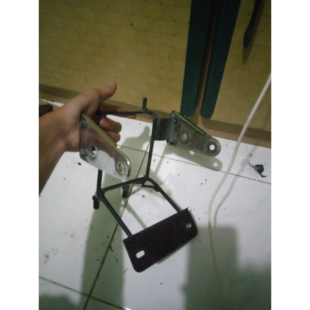 pangkon lampu Honda Tiger 2000