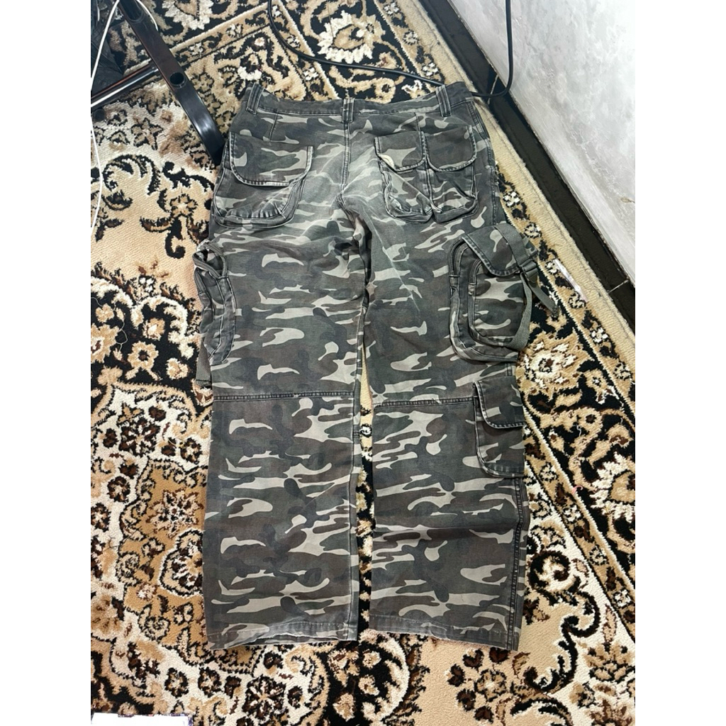 long pants cargo camo