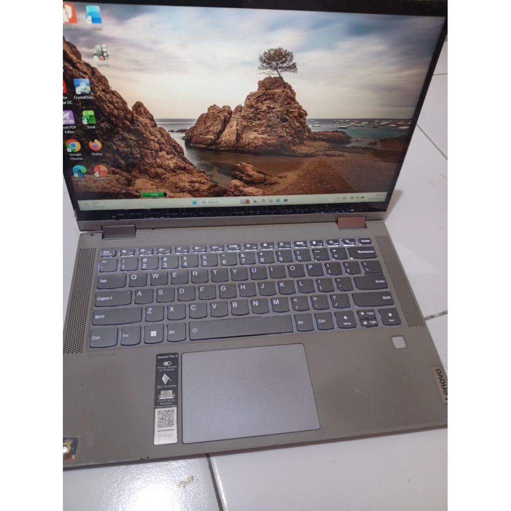 lenovo ryzen 3 ram 4 ssd 128gb normal tidak touchscreen retak touchscreen ny