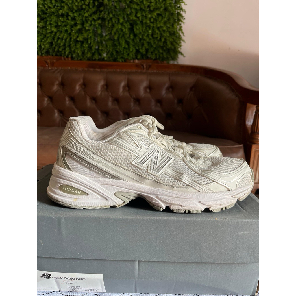 Preloved New Balance 740