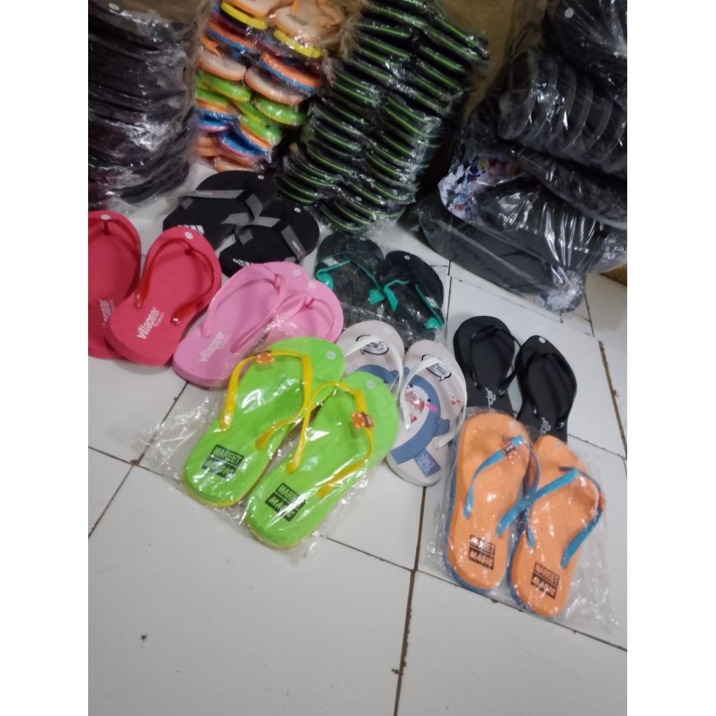 lusinan sandal jepit dewasa cowok atau cewek bisa untuk dipakai sehari-hari bisa juga