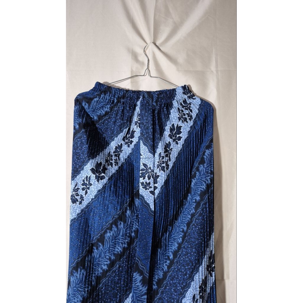 Preloved Rok Batik Plisket Wiru