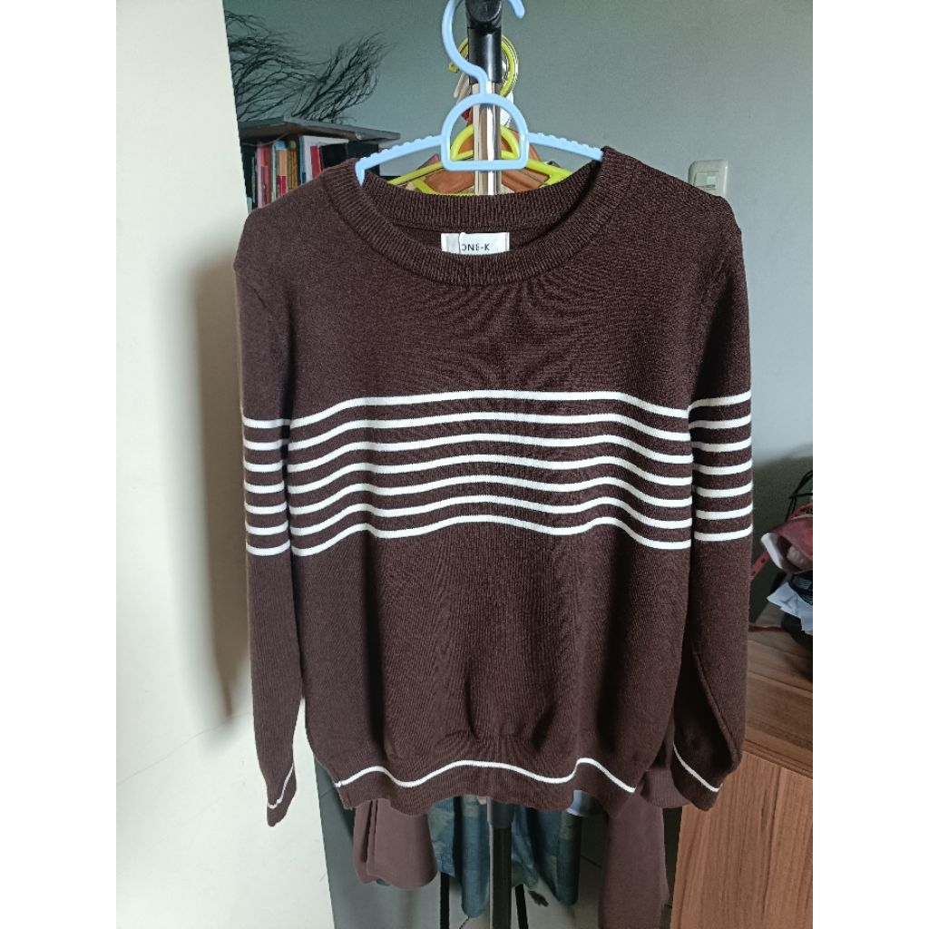 ONE K  kaos panjang coklat tua