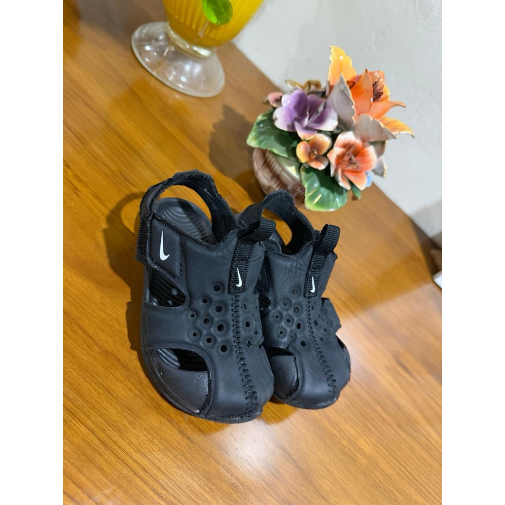 preloved sendal nike size 12 cm