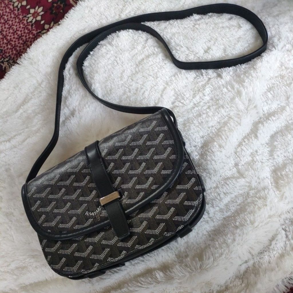 tas slimbag wanita warna hitam model minimalis