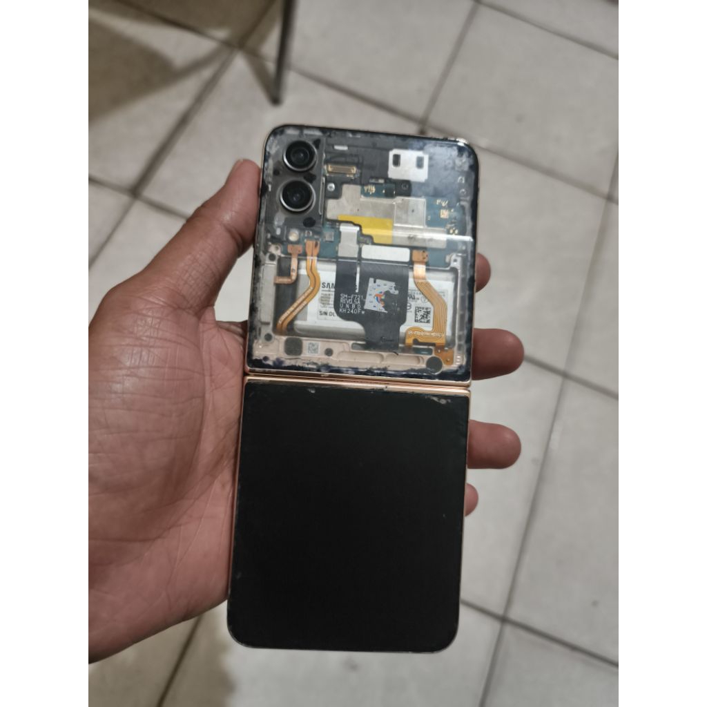 SAMSUNG Z FLIP 4 MINUS