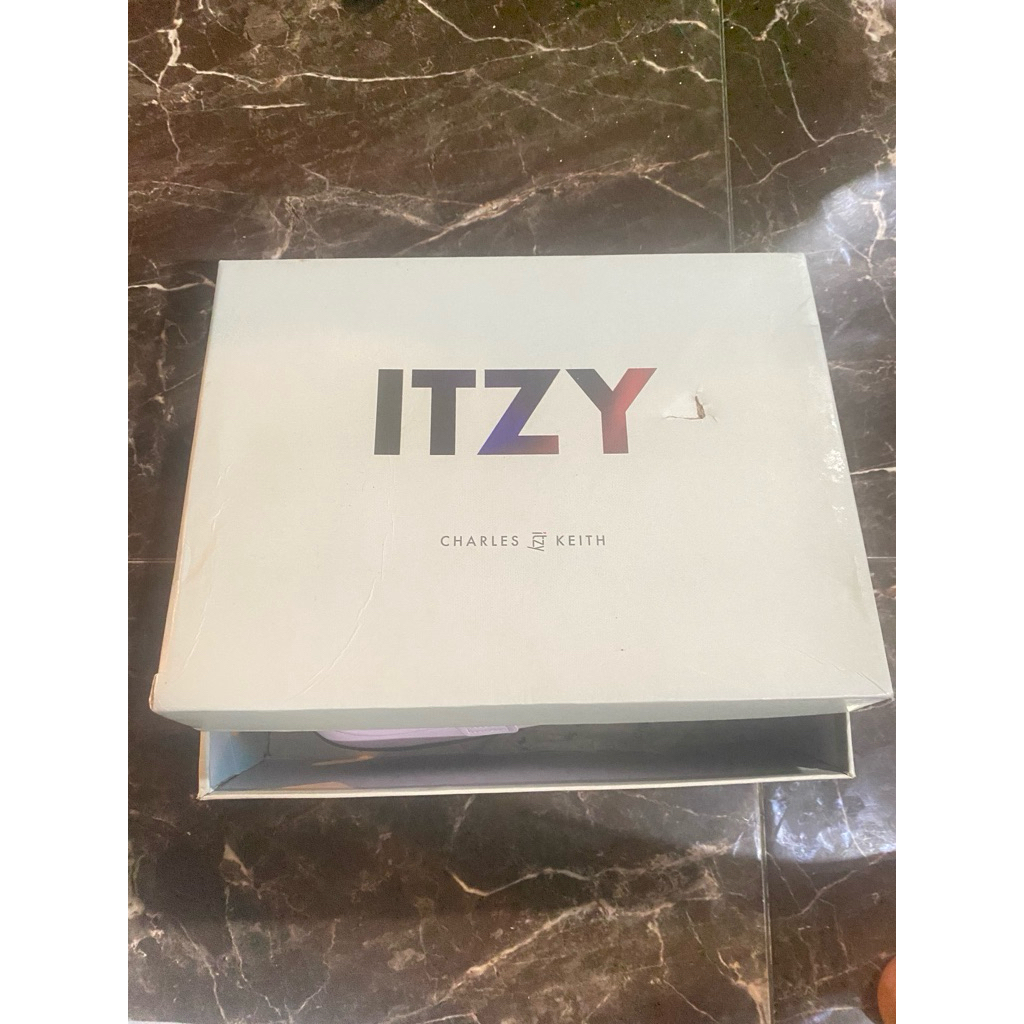 ITZY x CHARLES & KEITH ITZ MINE COLLECTION Chunky platform penny loafers lilac