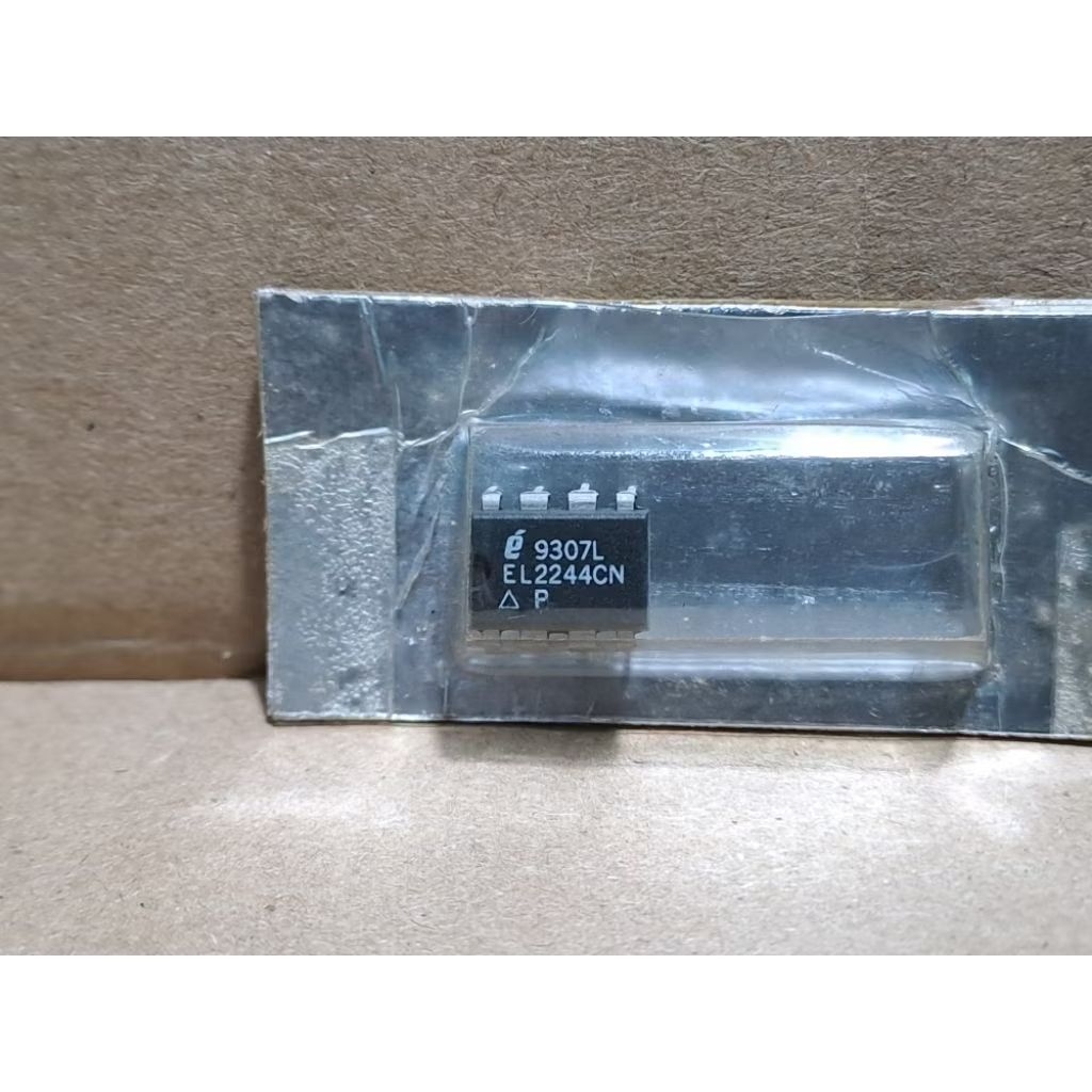IC  EL 2244 CN /2244CN Compatibel For ic AD - 827 Dual Op - Amp Low Voltage 2,5V ~ 30 Volt  Original