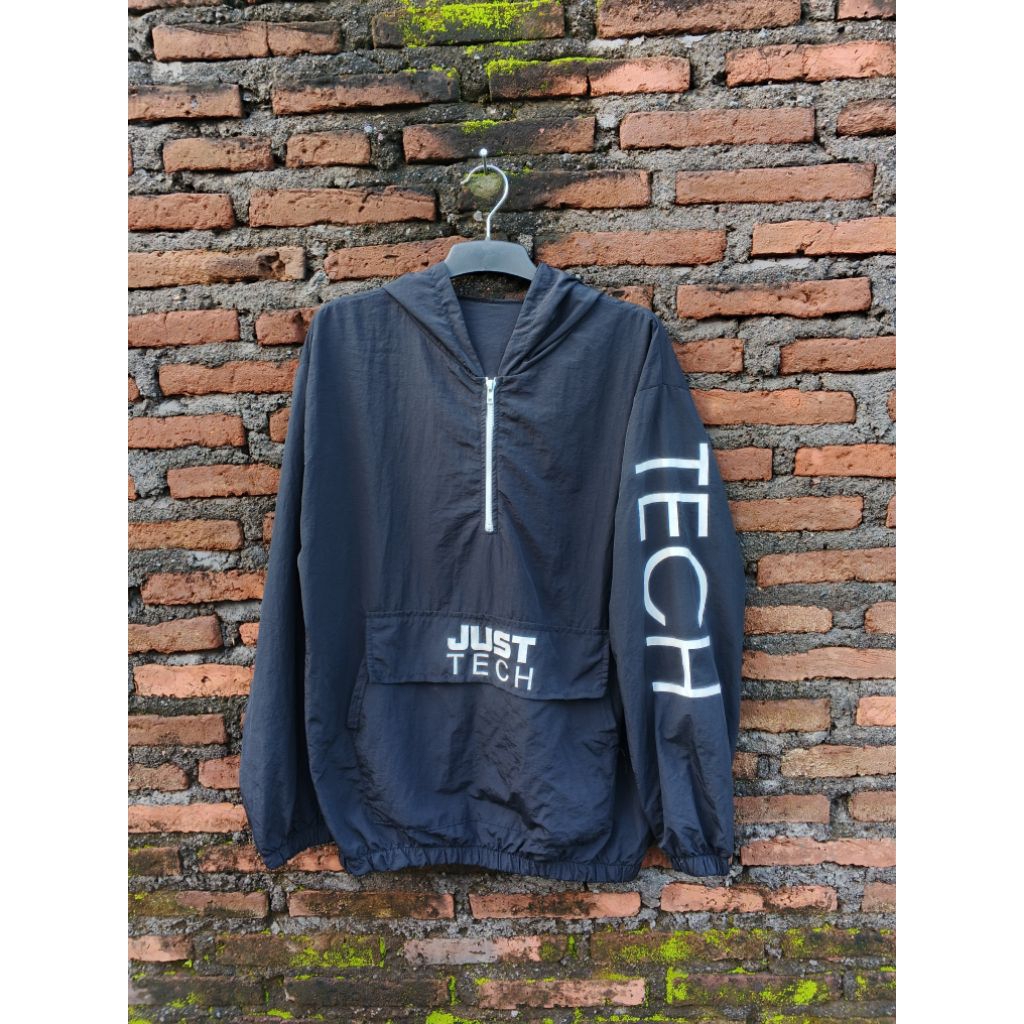 just tech cagoule jacket