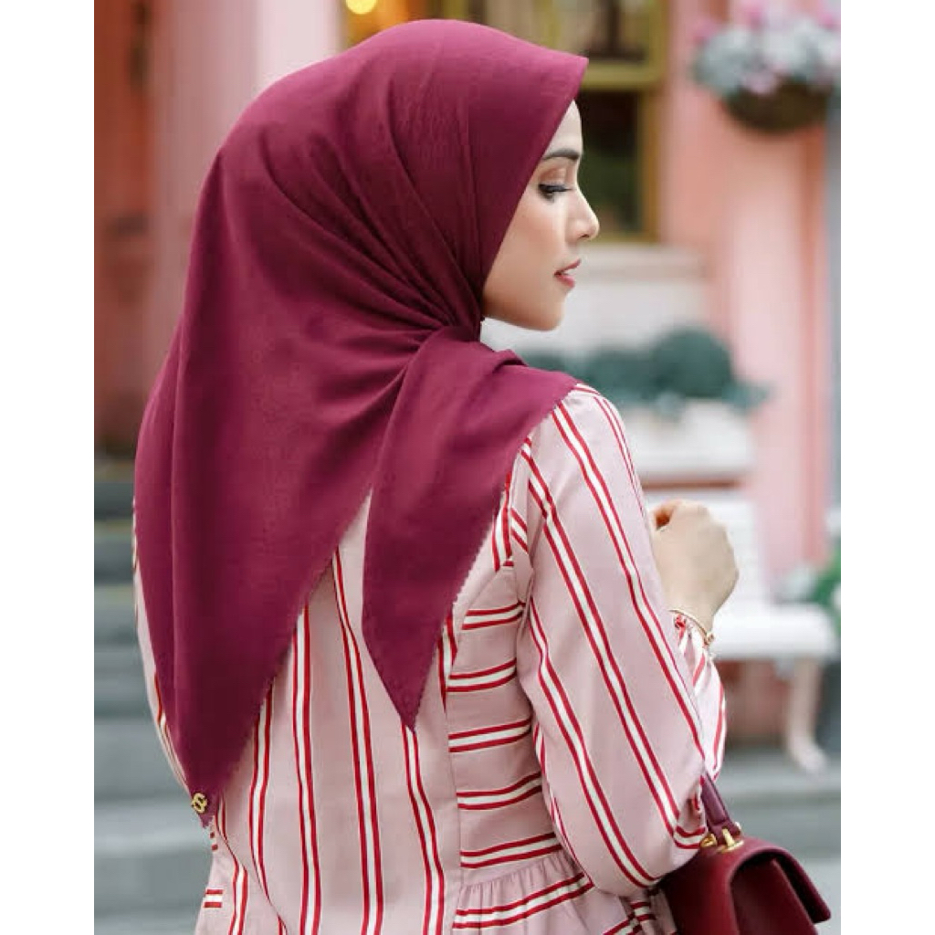 Buttonscarves Everyday Tapis Embossed 1.0 - Ruby NEW