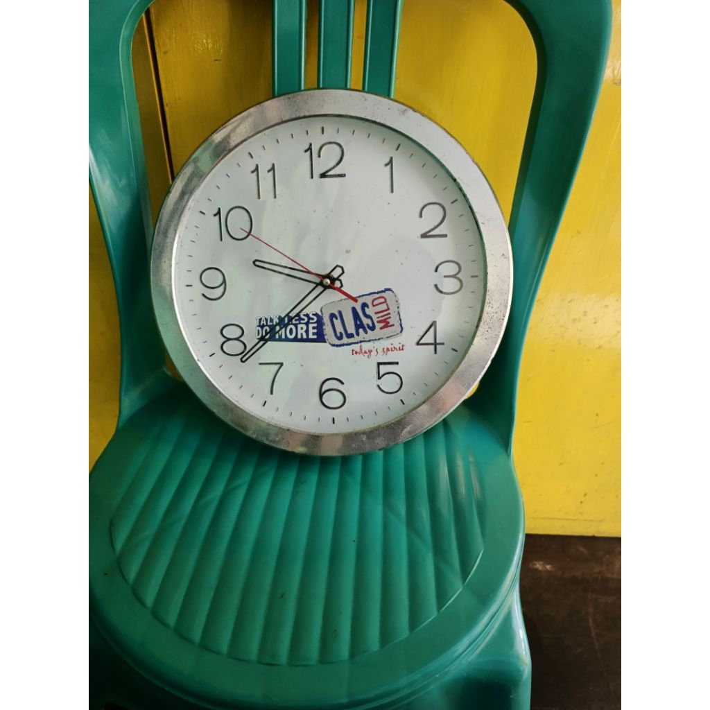 jam dinding souvenir class mild diameter 32