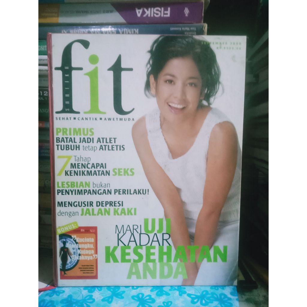 buku majalah Fit