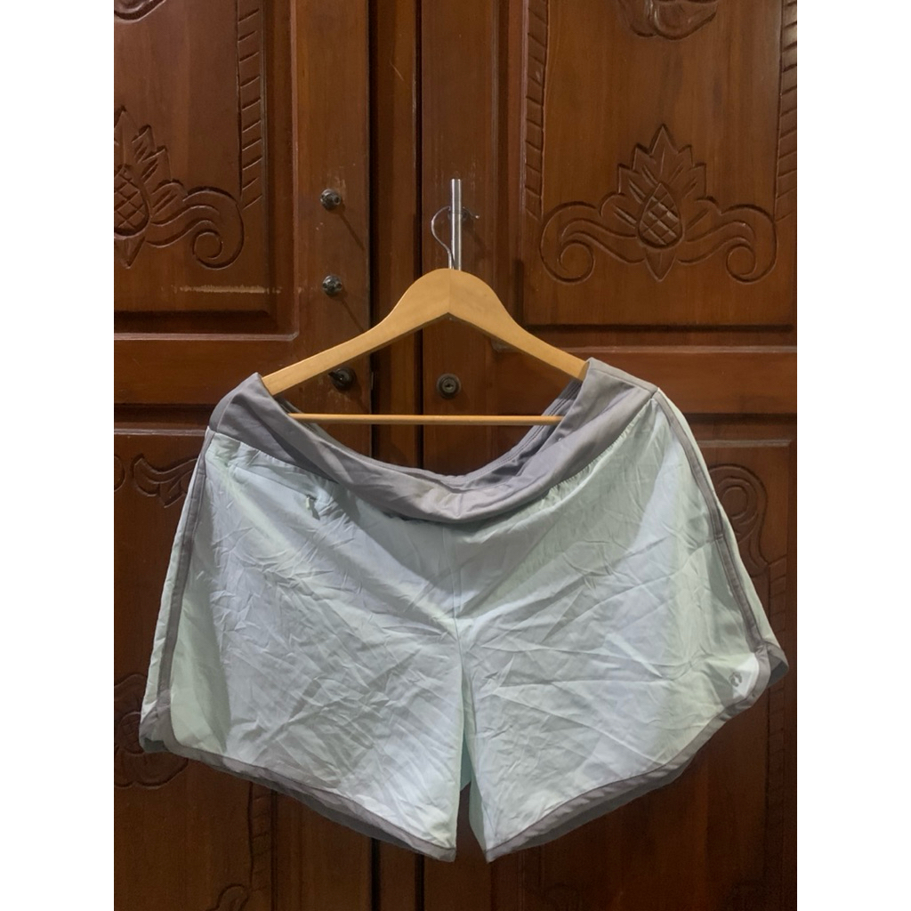 preloved celana olahraga