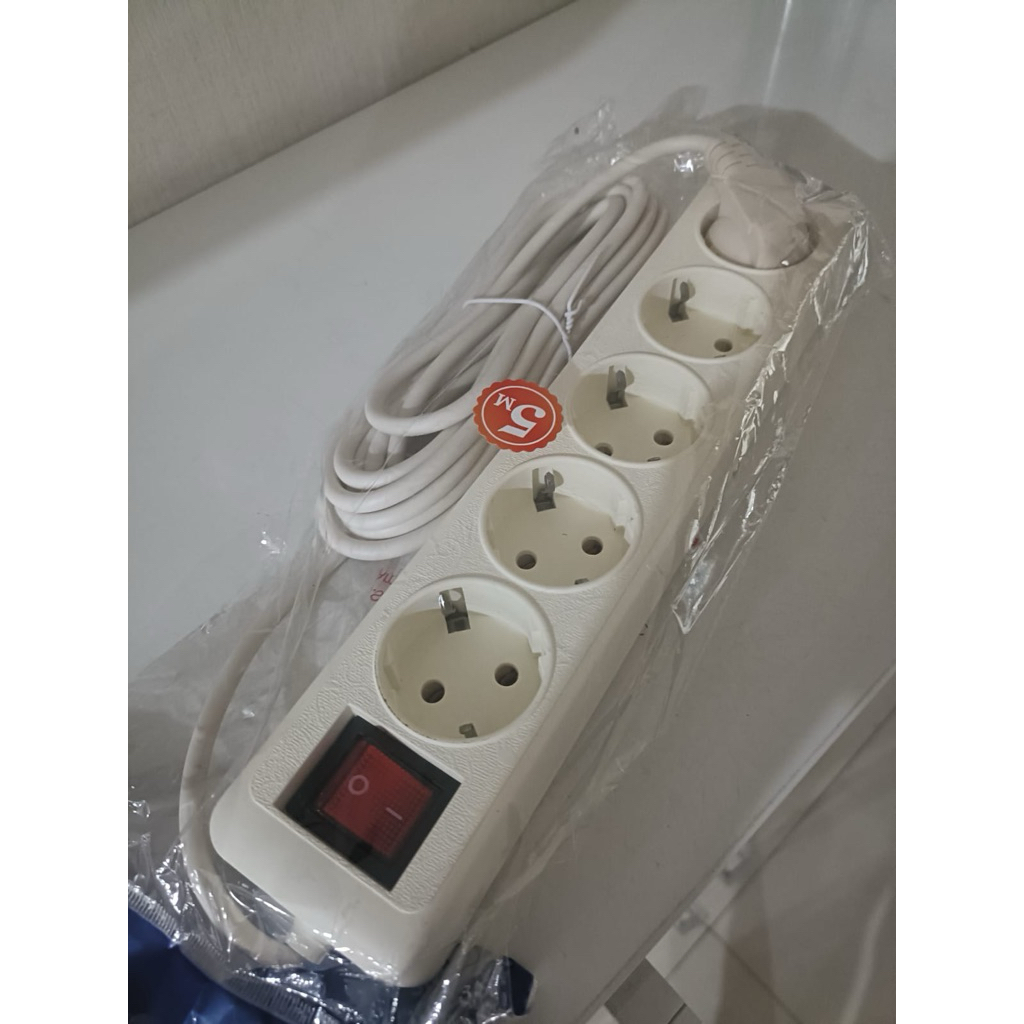 colokan kabel listrik 5 lubang