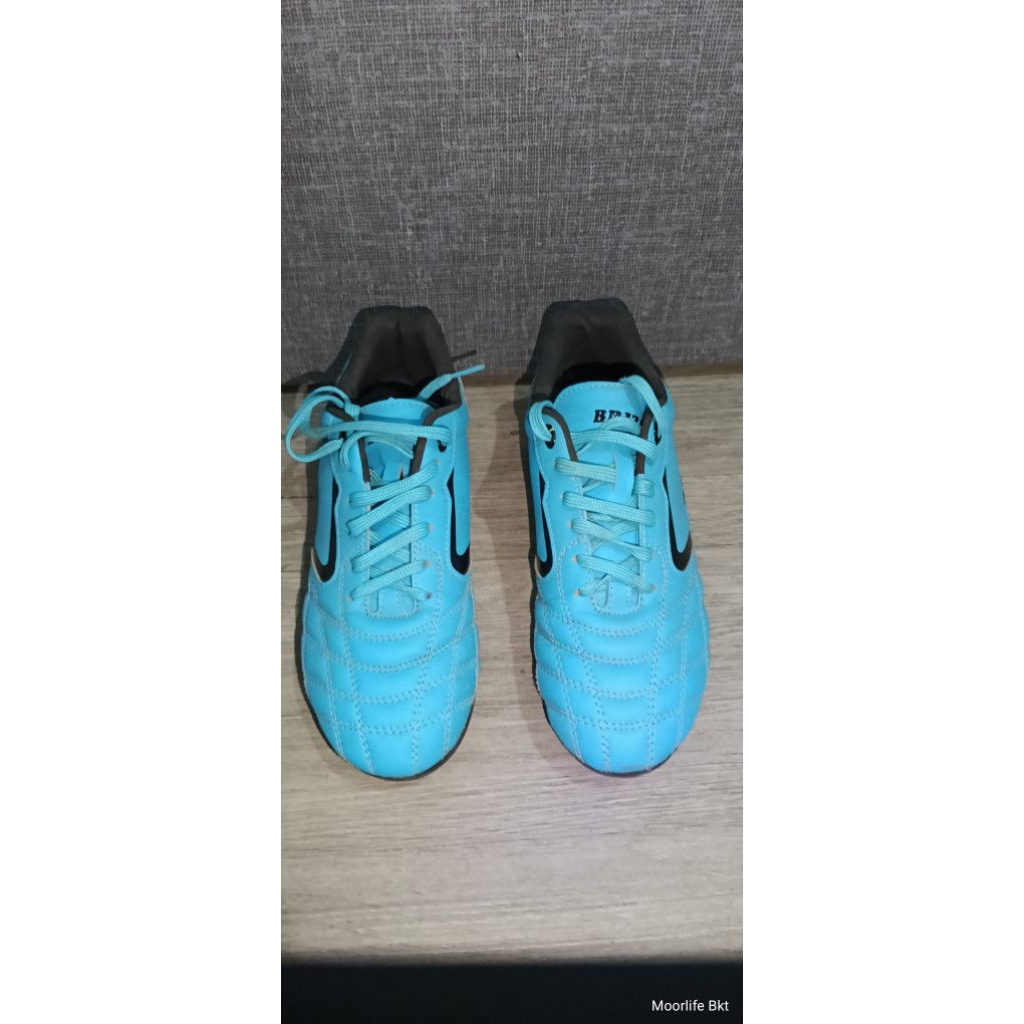 Preloved Sepatu Bola