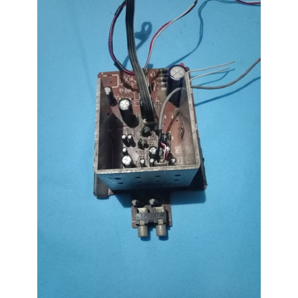 SECOND----MESIN Power amplifier Polytron Stereo, 12-18 vdc