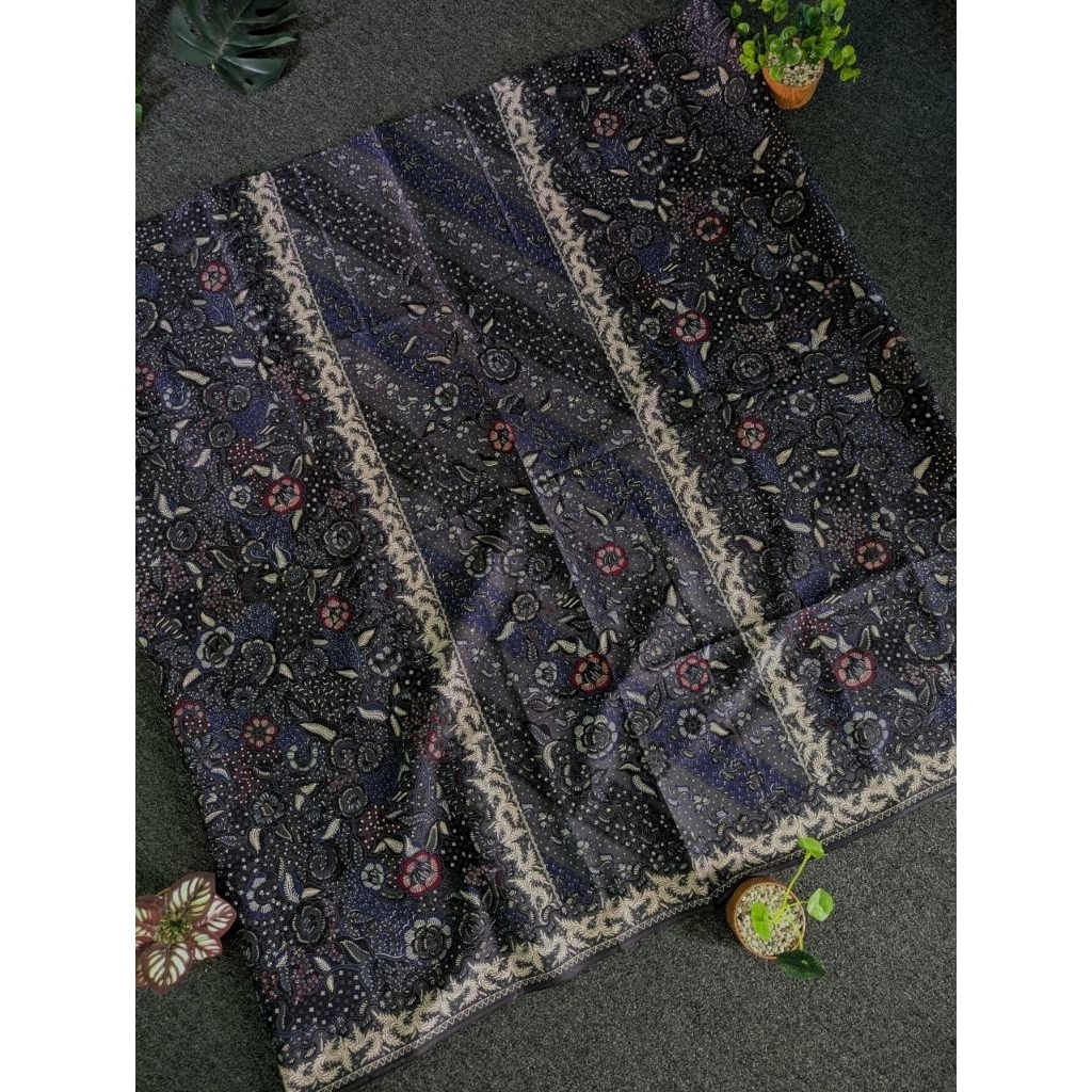 Sarung batik Nusantara