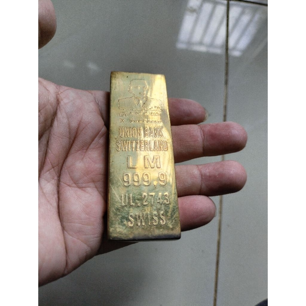 Emas batangan Sukarno kuno LM999.9 Swiss dari kuningan sari