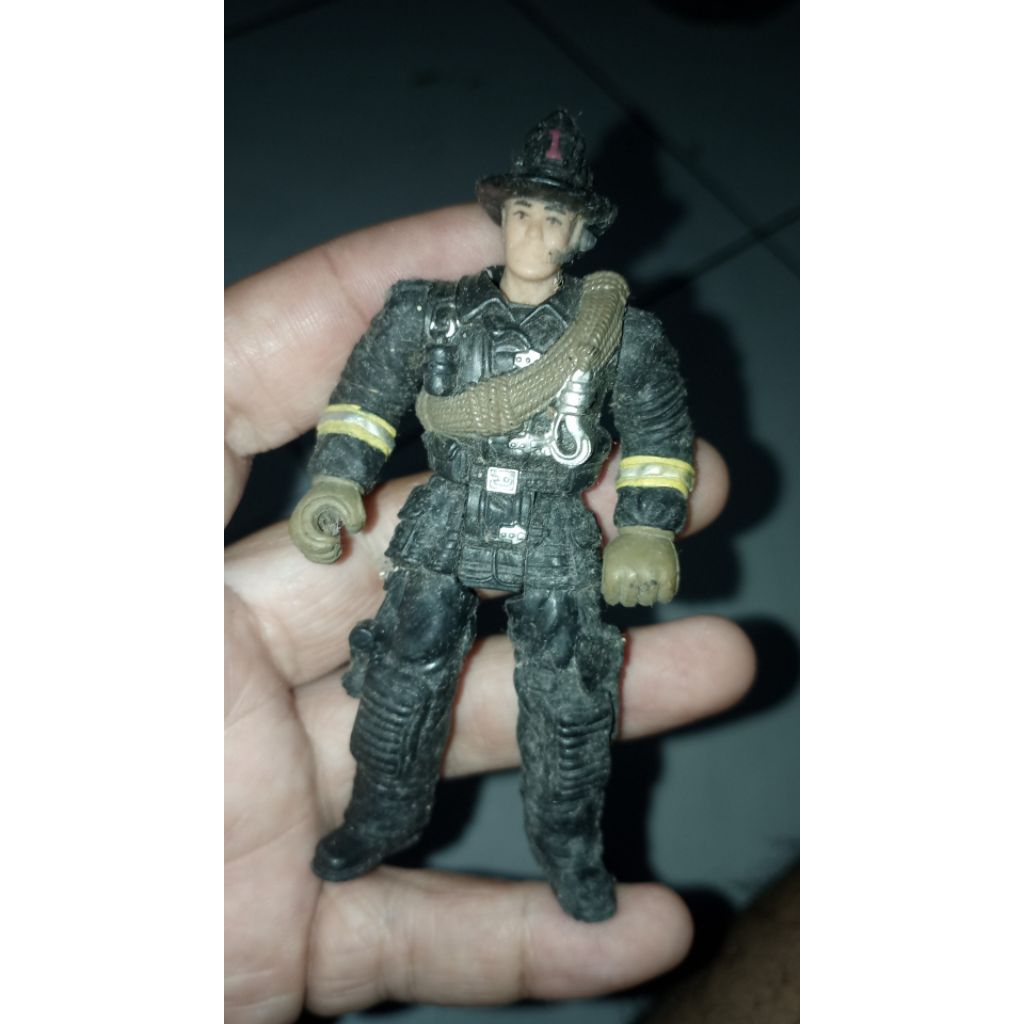 figure pemadam kebakaran Chapmei skala 1:18