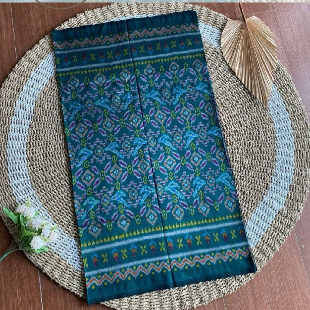 KAIN TENUN ENDEK KHAS BALI MOTIF PALEMBANG HIJAU BOTOL GRINGSING