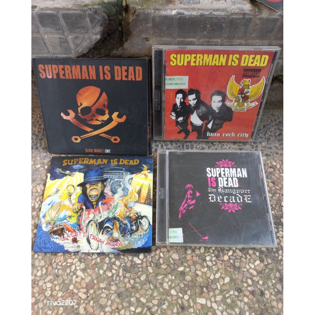 CD SUPERMAN IS DEAD