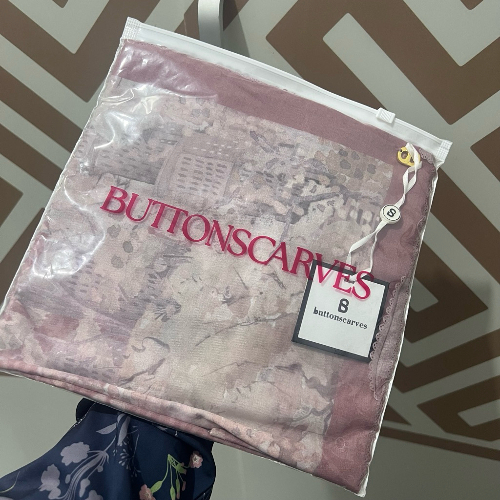 As Is Warehouse Sale Buttonscarves New York