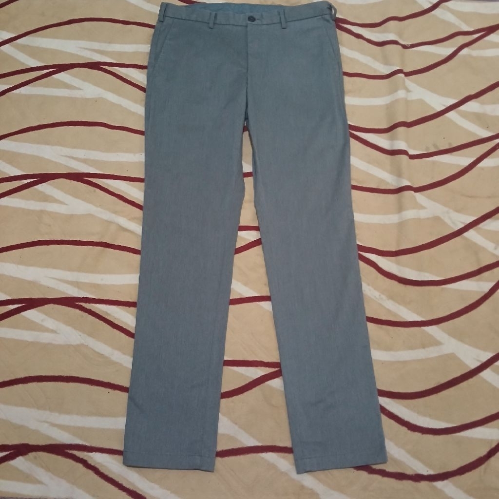 Celana Panjang Formal Uniqlo Abu-Abu