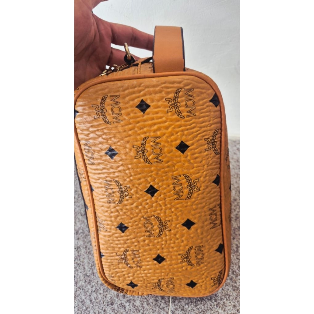 Pouach MCM kulit asli