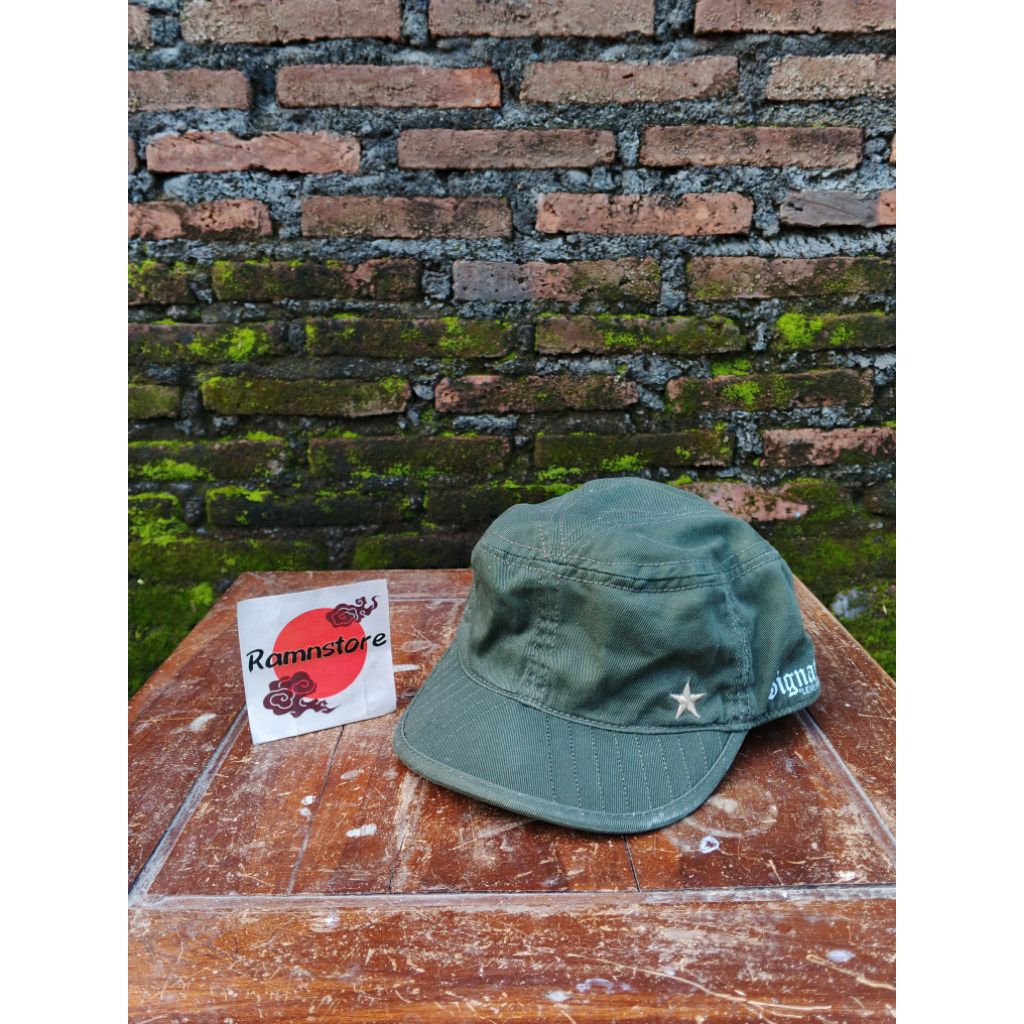 topi levi's patrol caps