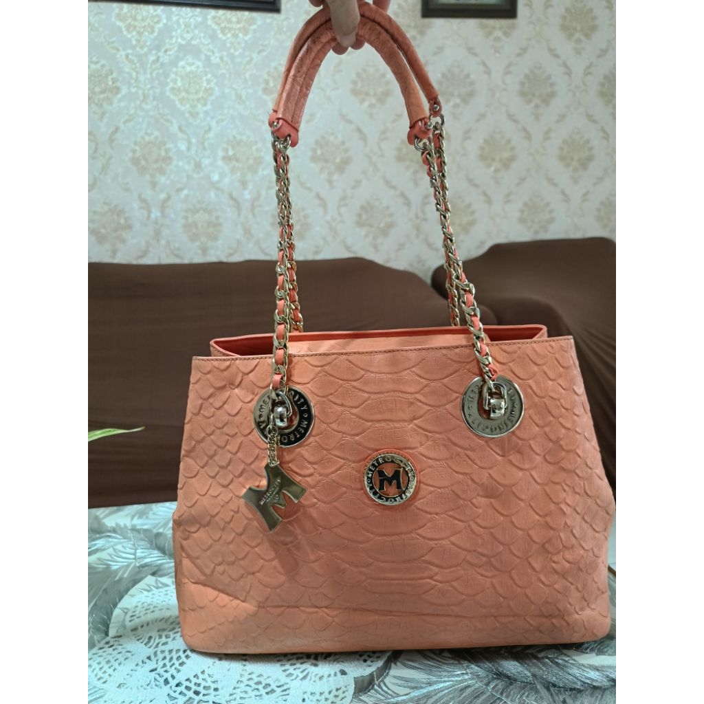 Metrocity shoulder warna salmon
